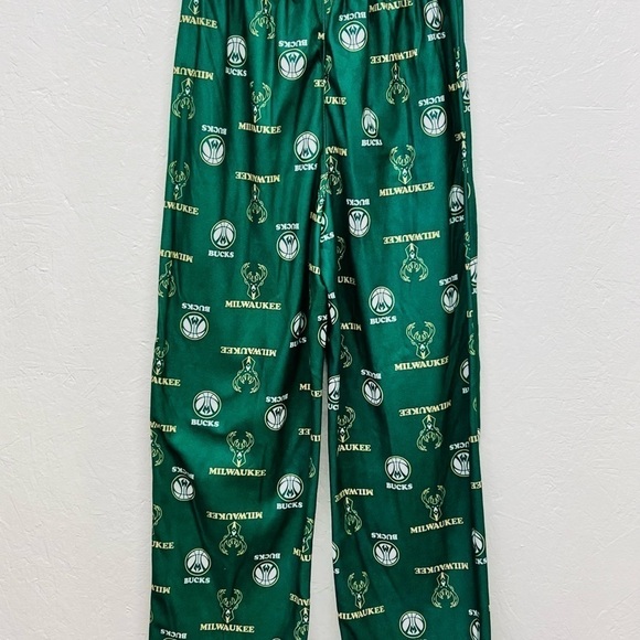 NBA YOUTH BOYS MILWAUKEE BUCKS TEAM LOGO LOUNGE/PJ PANTS - Picture 4 of 11